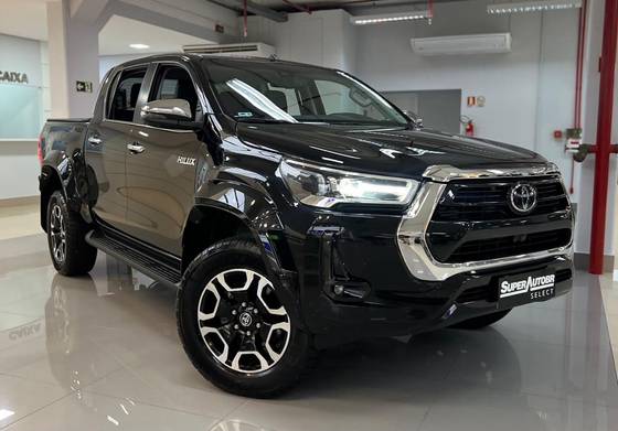 TOYOTA HILUX 2.8 D-4D TURBO DIESEL CD SRX 4X4 AUTOMÁTICO TOYOTA HILUX 2.8 D-4D TURBO DIESEL CD SRX 4X4 AUTOMÁTICO